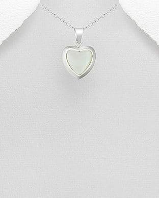 925 Sterling Silver Stone Set Heart Pendant Decorated With Mother of Pearl Shell